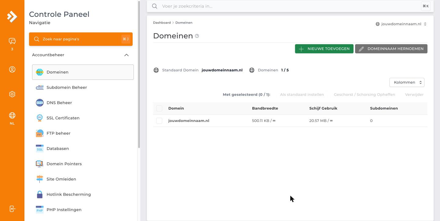 Het overzicht met domeinen in DirectAdmin